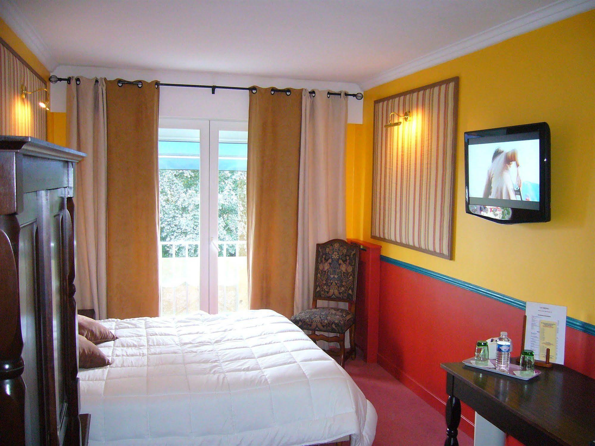 Chenal Hotel Beauvais Kültér fotó