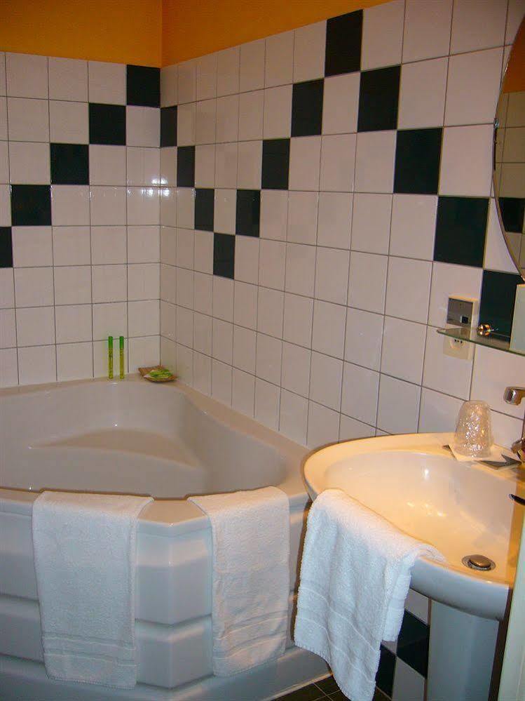 Chenal Hotel Beauvais Kültér fotó