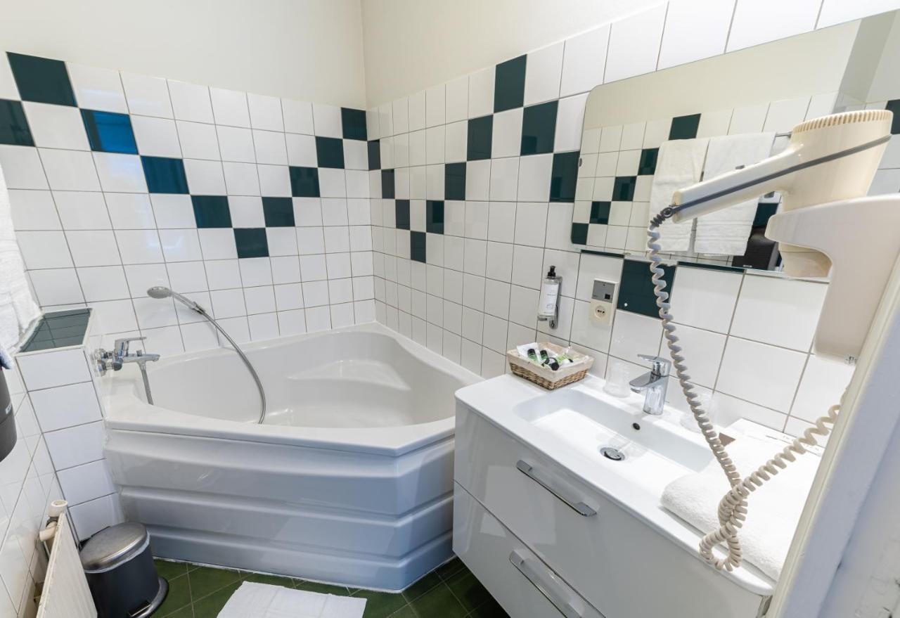 Chenal Hotel Beauvais Kültér fotó